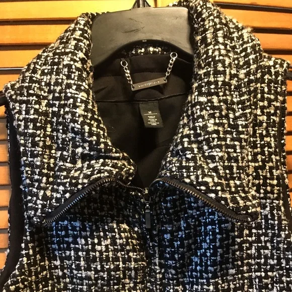 White House Black Market Black & White Boucle Vest - Picture 5 of 12